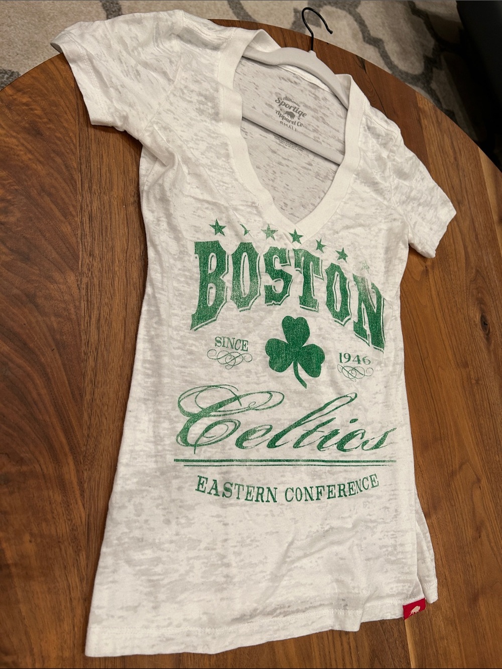 Boston Celtics deep V-Neck Team T-Shirt